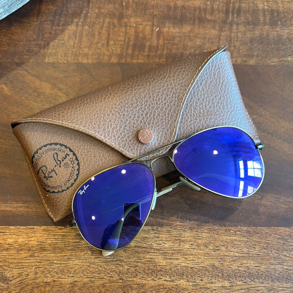 Ray-Ban Aviator Sunglasses with Blue Lenses